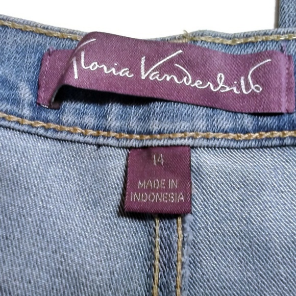 Gloria Vanderbilt Maya Wash Amanda Mom Jeans - Picture 5 of 7